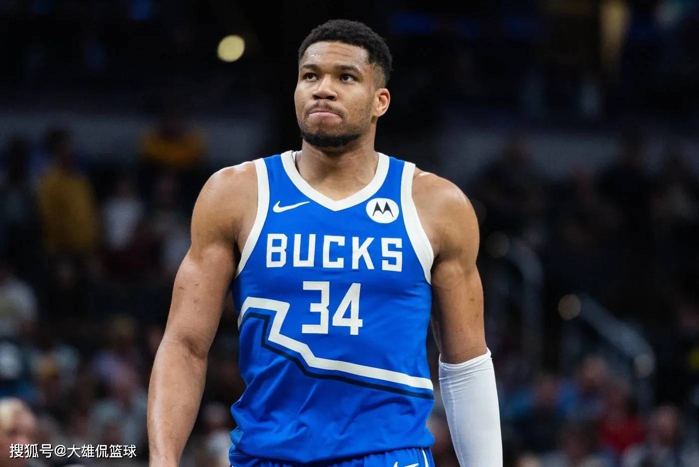 关于转会期中超传出新动向，密尔沃基雄鹿复出首秀，管理层表态——悬念犹存，球队文化再被提及的信息