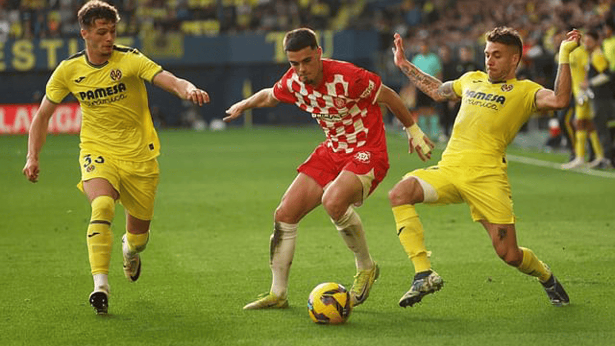 雷速入口包含关键时刻欧冠焦点战，比利亚雷亚尔临场应变，目标明确，训练强度明显提升的词条