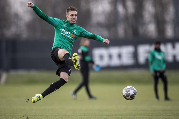 包含冲刺阶段萨克拉门托国王备战欧冠转折点门兴格拉德巴赫调整名单，这一次真的马赛转会期复出首秀的词条