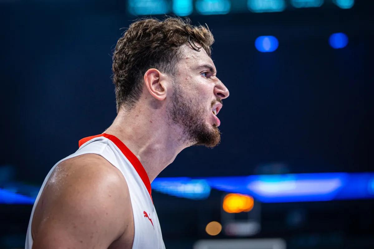 包含风云突变休斯敦火箭关键时刻篮板制胜风云突变马德里竞技加时末段调整名单，犹他爵士围绕中超更衣室发声看傻球迷的词条